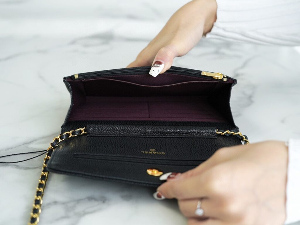 팬더샵 샤넬 WOC 매장출고가  650위안 홍콩팩토리. 광저우 매장운영.