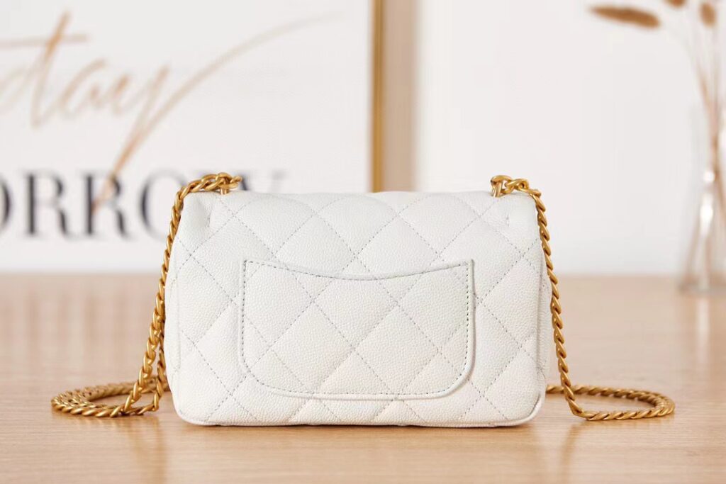 샤넬 골드볼 클래식 팬더샵 홍콩팩토리 hkfactory2.org