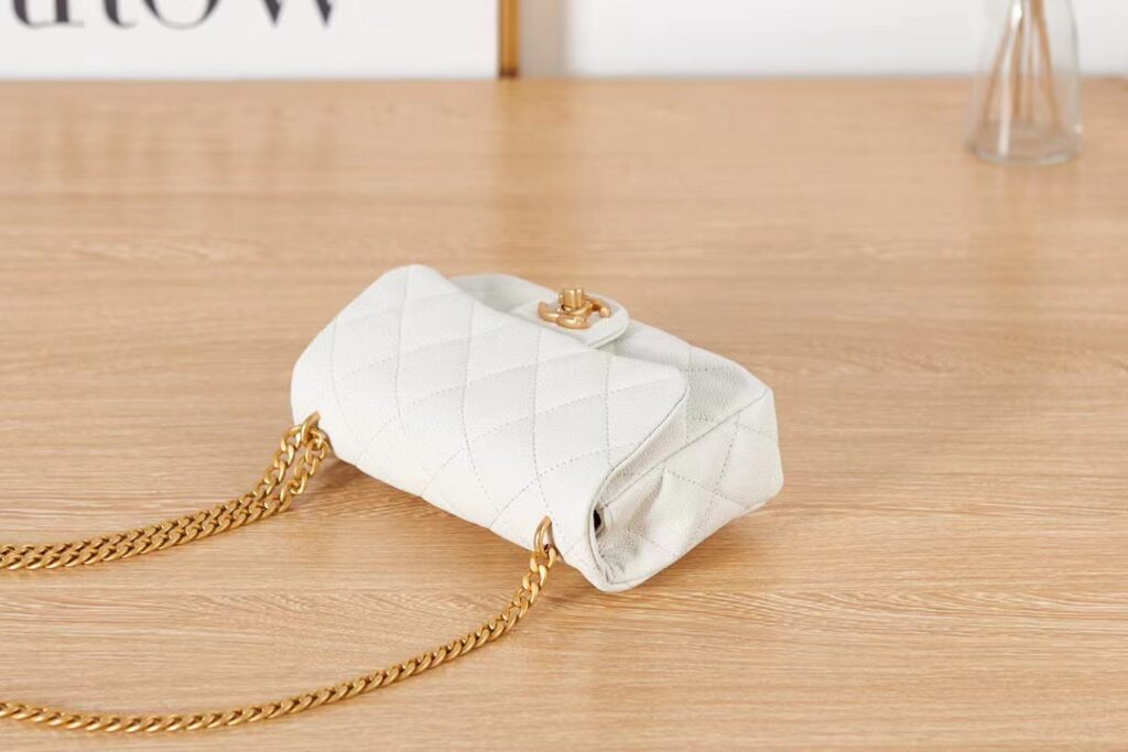 샤넬 골드볼 클래식 팬더샵 홍콩팩토리 hkfactory2.org