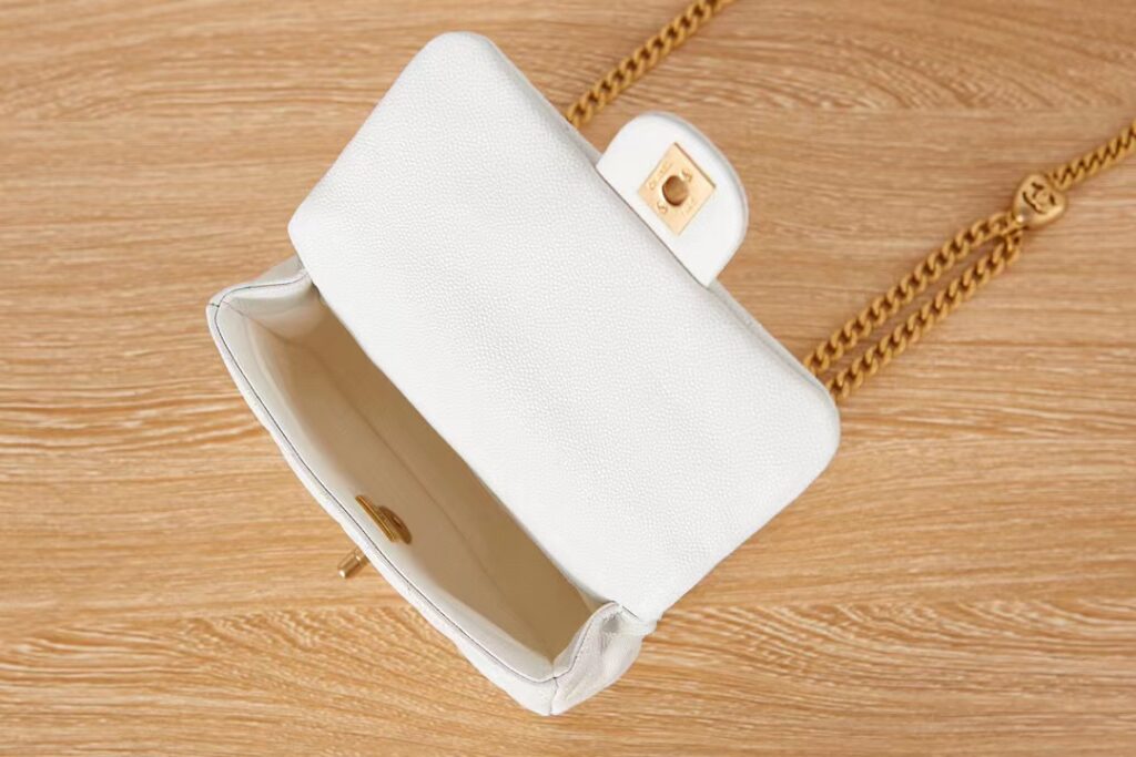 샤넬 골드볼 클래식 팬더샵 홍콩팩토리 hkfactory2.org