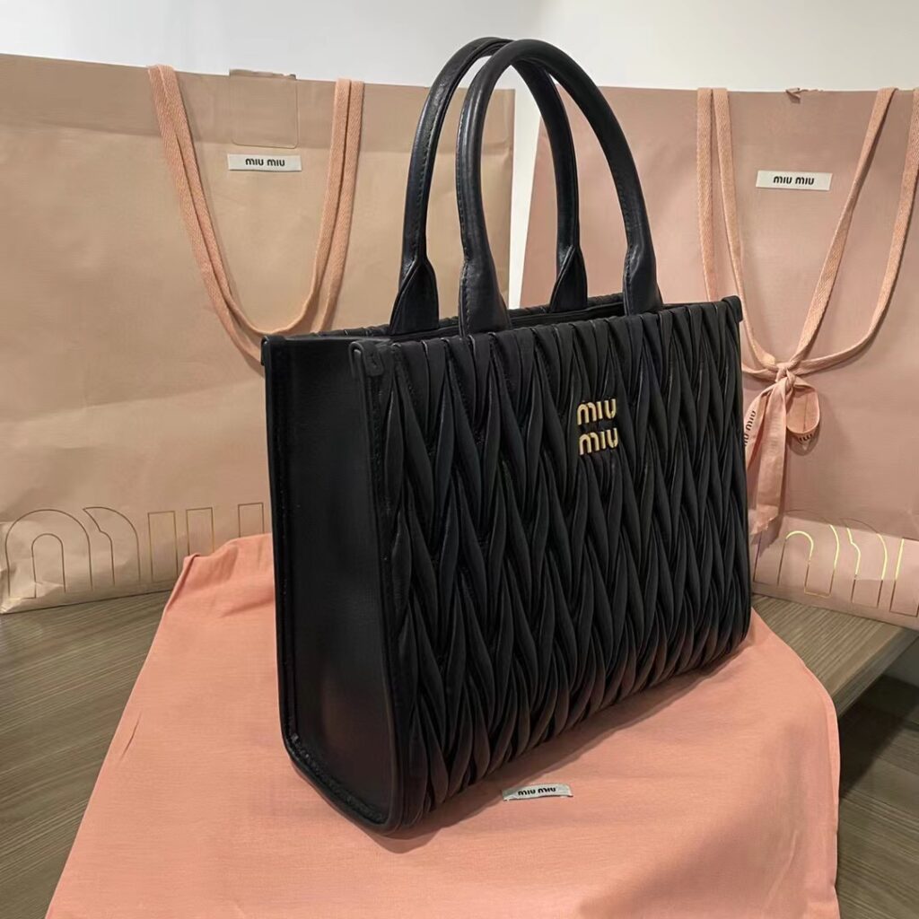미우미우(MIU MIU)마틀라쎄 로고 토드백 홍팩 홍콩팩토리 hkfactory2.org
