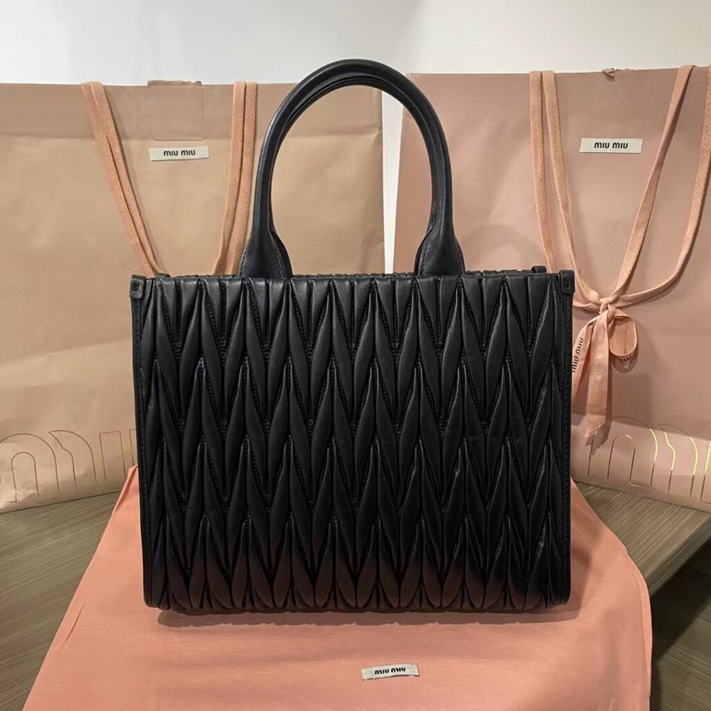 미우미우(MIU MIU)마틀라쎄 로고 토드백 홍팩 홍콩팩토리 hkfactory2.org