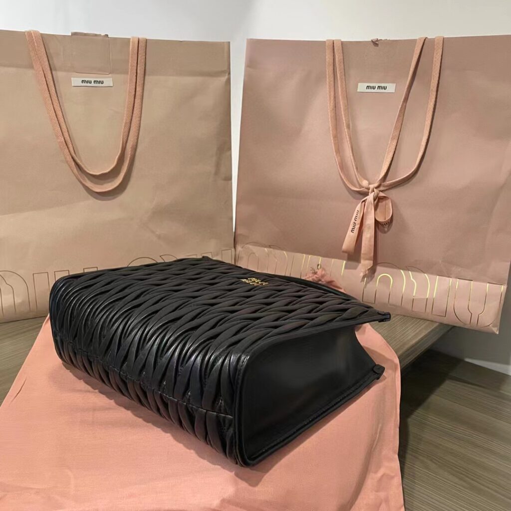 미우미우(MIU MIU)마틀라쎄 로고 토드백 홍팩 홍콩팩토리 hkfactory2.org