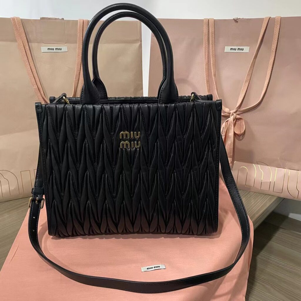 미우미우(MIU MIU)마틀라쎄 로고 토드백 홍팩 홍콩팩토리 hkfactory2.org