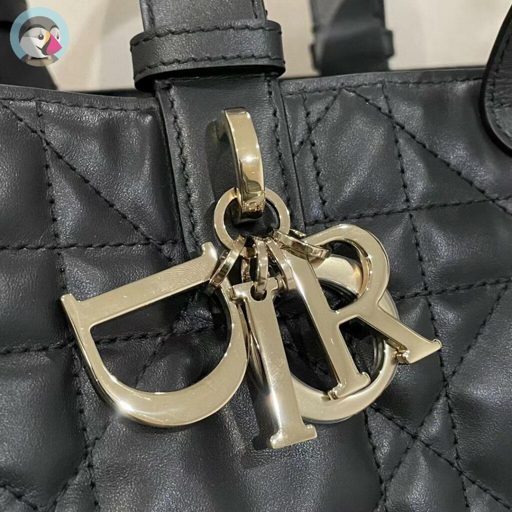 여왕삽 디올(DIOR) 뚜주흐(TOUJOURS)백 매장출고가 홍콩팩토리 hkfactory2.org