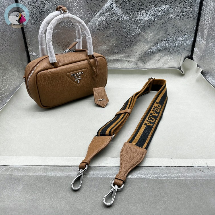 프라다(PRADA) 가죽 탑 핸들백 숄더 스트랩 발송전 고객확인컷 홍콩팩토리