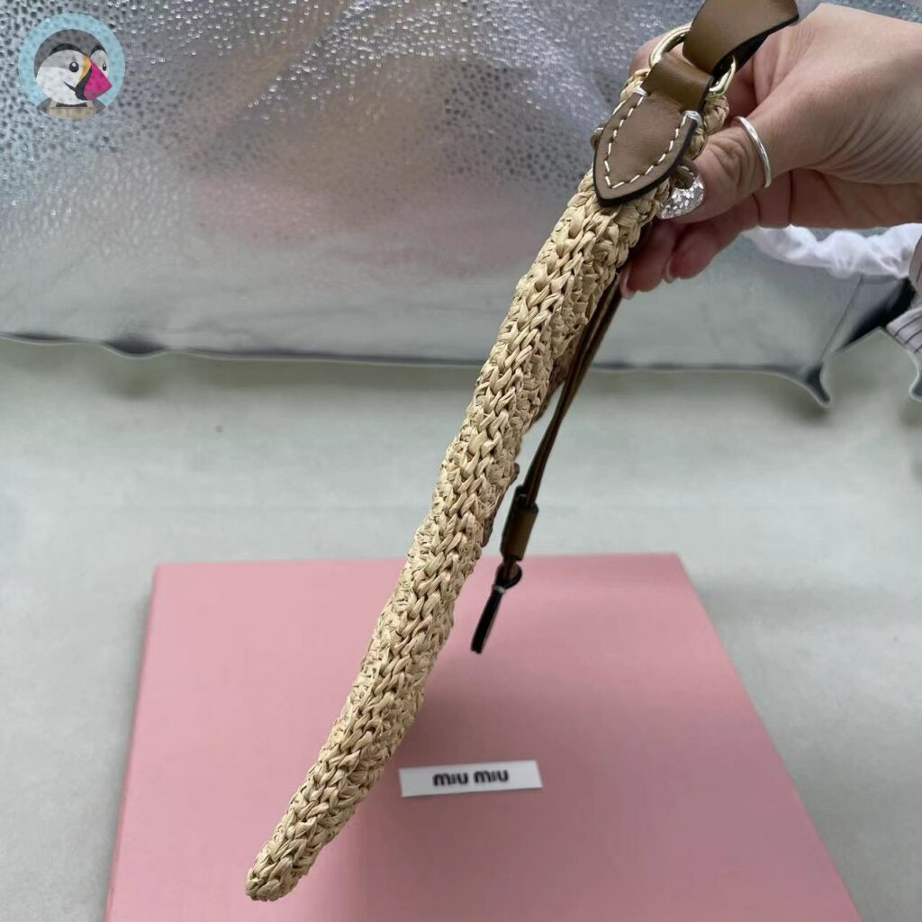 미우미우 라피아 우븐 패브릭 토드백 베이지 발송전 고객확인컷 홍콩팩토리