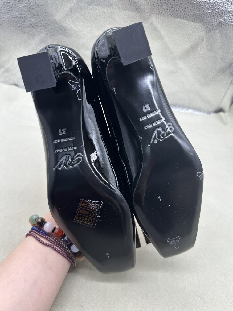 로저비비에 트럼펫 메탈 버클 펌프스 발송전 고객확인컷 홍콩팩토리