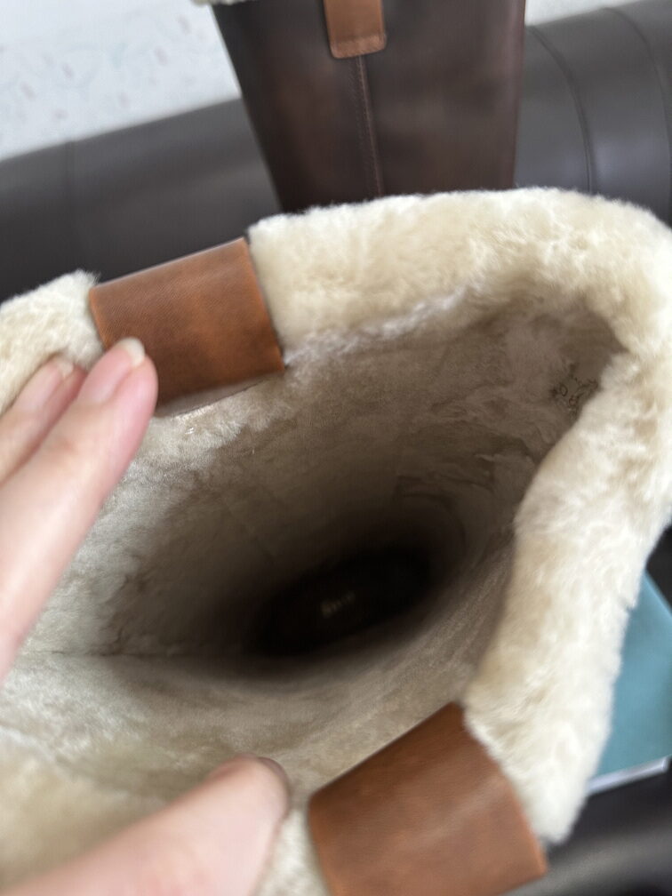 미우미우 통굽 퍼 양털 스노우 부츠 발송전 고객확인컷 홍콩팩토리