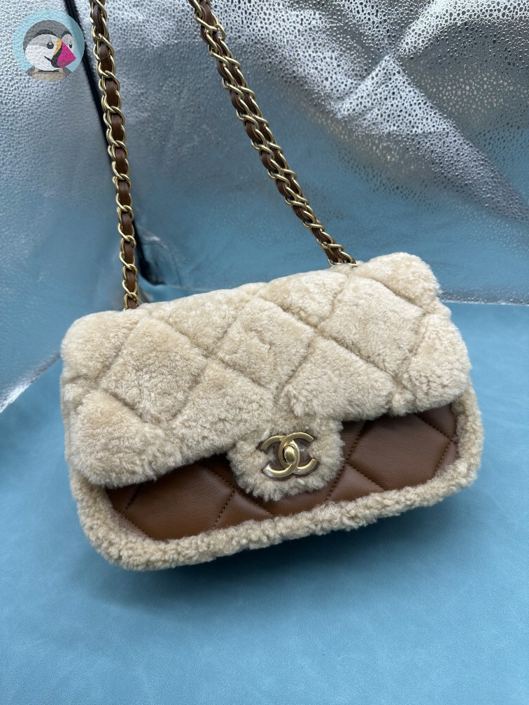 팬더샵 샤넬 24FW 시어링 플랩백 램스킨 브라운 발송전 고객확인컷 홍콩팩토리