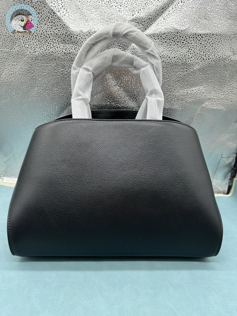 페레가모(Salvatore Ferragamo) 허그숄더백(HUG) 32CM 발송전 고객확인컷 홍콩팩토리