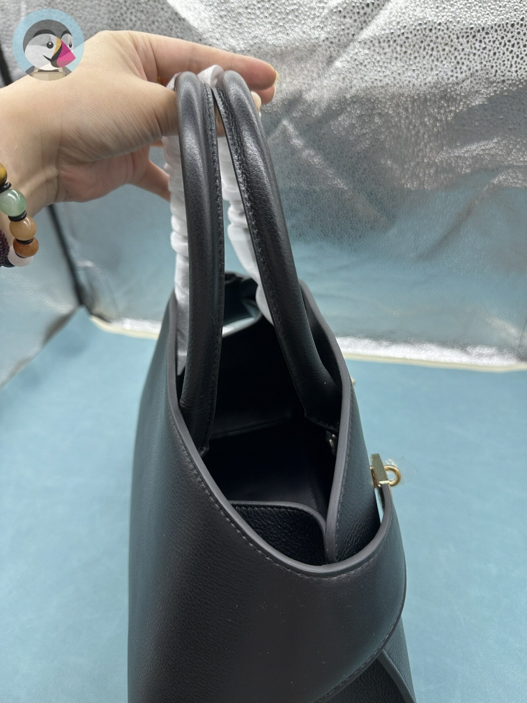 페레가모(Salvatore Ferragamo) 허그숄더백(HUG) 32CM 발송전 고객확인컷 홍콩팩토리