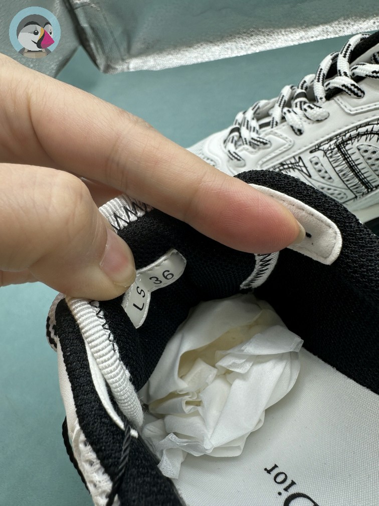 IU매장 디올 크로노 스니커즈